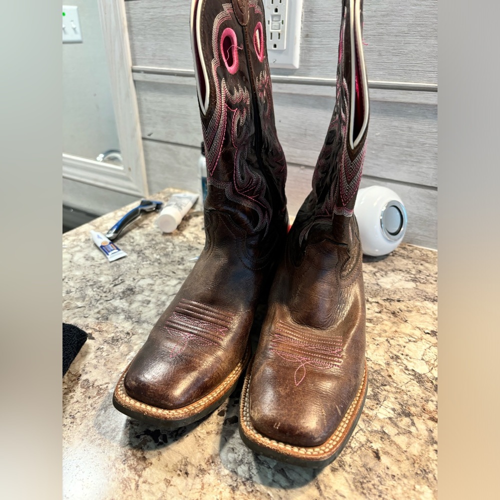 Woman’s ariat boots